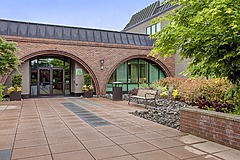 Photo of Sono Bello Seattle liposuction center in Bellevue, WA.