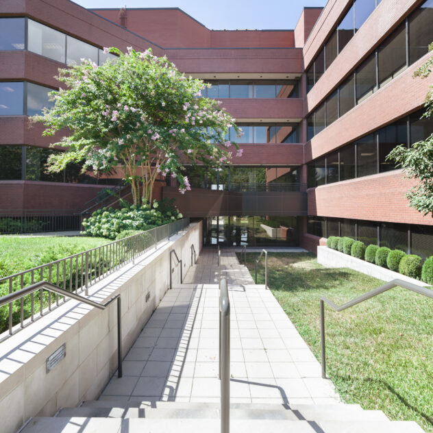 Sono Bello Nashville liposuction center building exterior