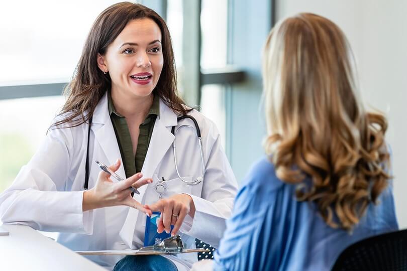 Patient visiting Sono Bello for free consultation