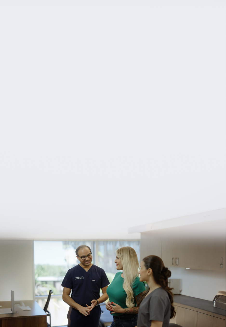 Sono Bello doctor and patient in office discussing procedure