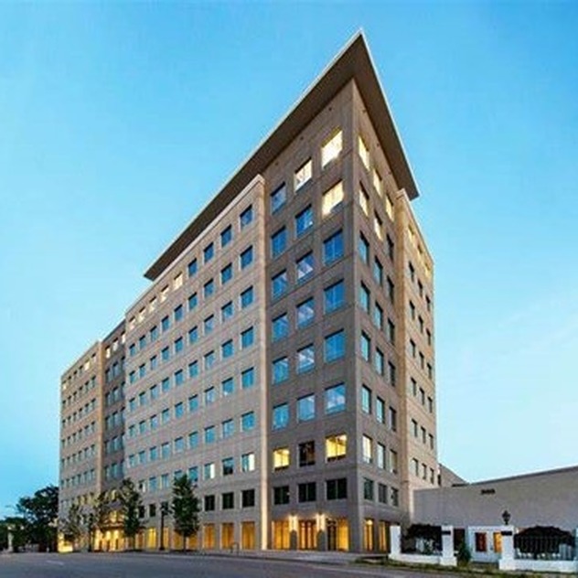 Outdoor view of Sono Bello's Buckhead consultation center in Atlanta, Georgia.